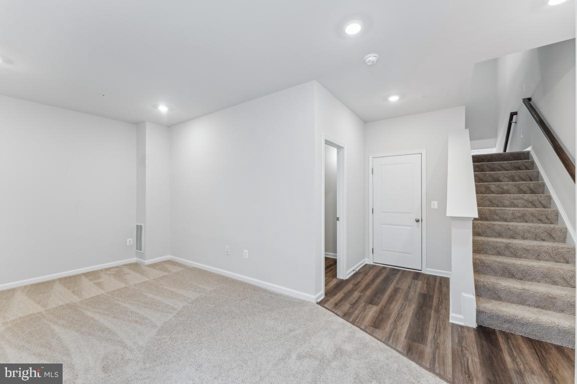 10158 Kings Grove Way