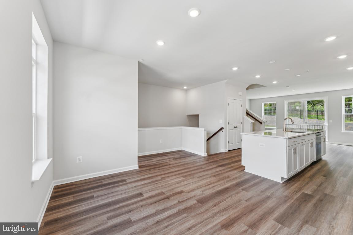 10158 Kings Grove Way