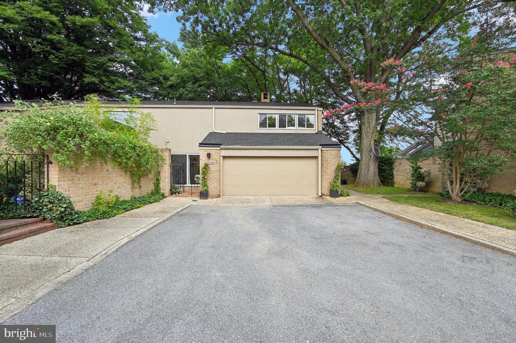 19120 Roman Way