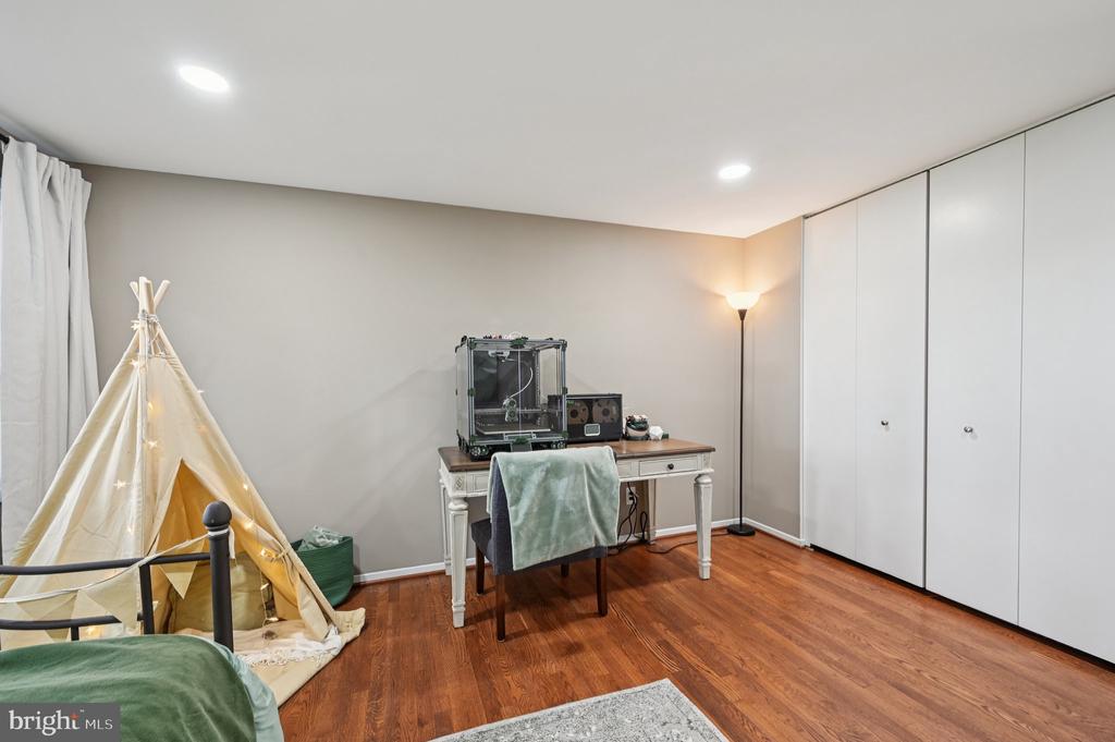 19120 Roman Way