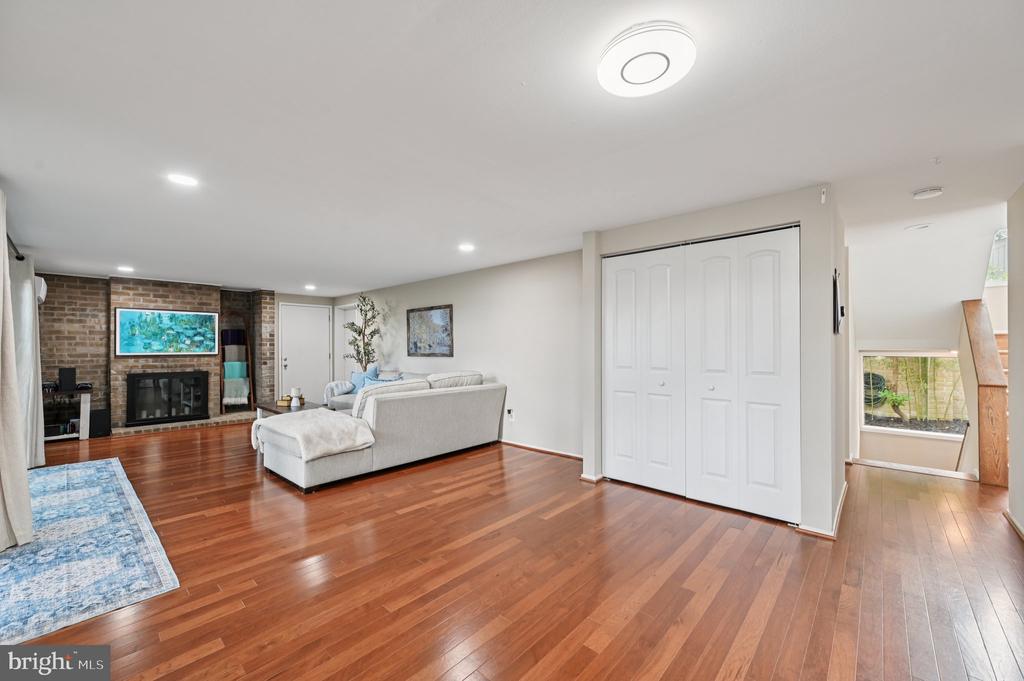 19120 Roman Way