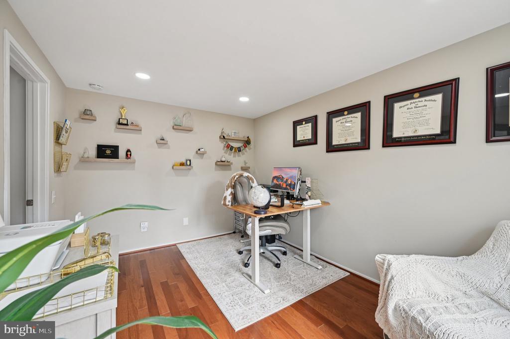 19120 Roman Way