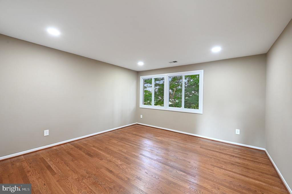 19120 Roman Way