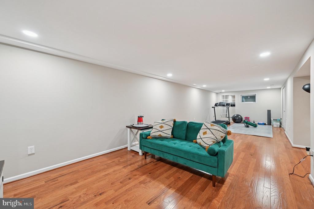 19120 Roman Way