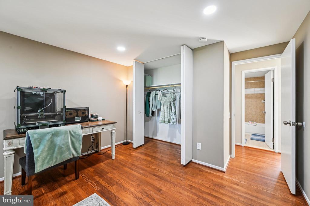 19120 Roman Way