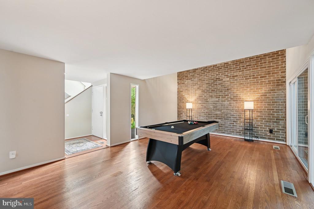 19120 Roman Way