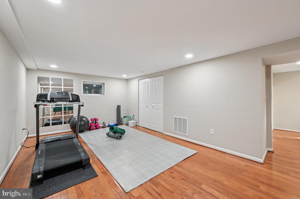 19120 Roman Way