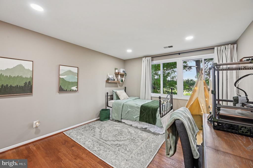 19120 Roman Way