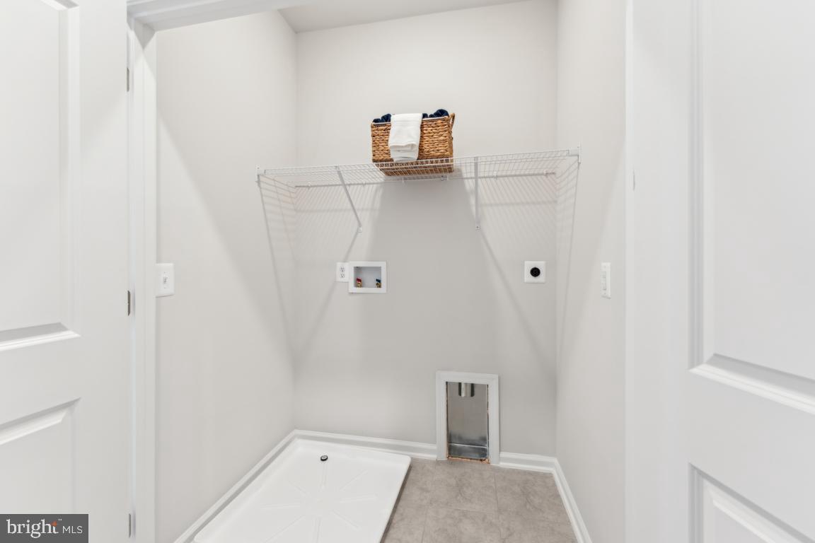 10121 KINGS GROVE WAY LOT 15