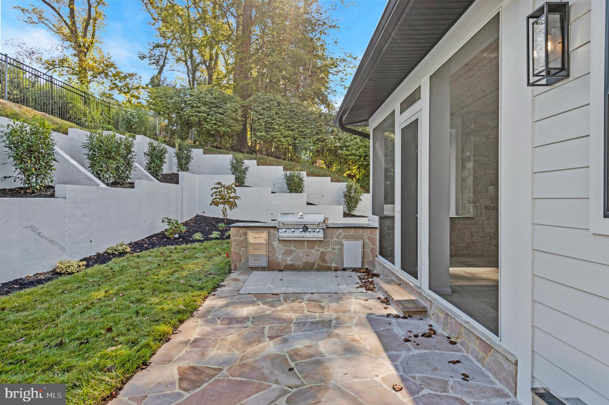 6611 LYBROOK COURT