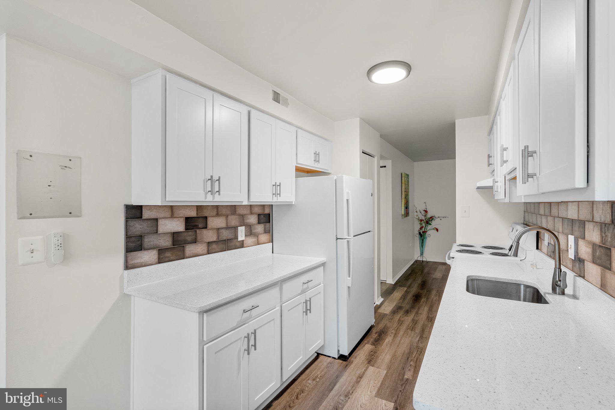 435 CHRISTOPHER AVENUE 23