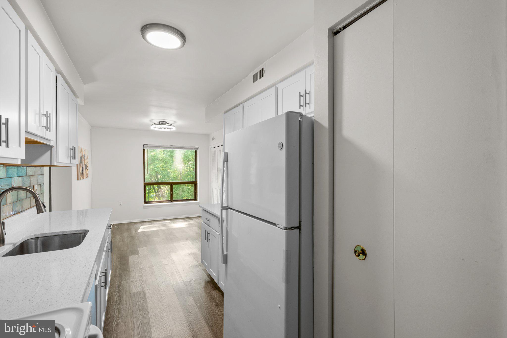 435 CHRISTOPHER AVENUE 23