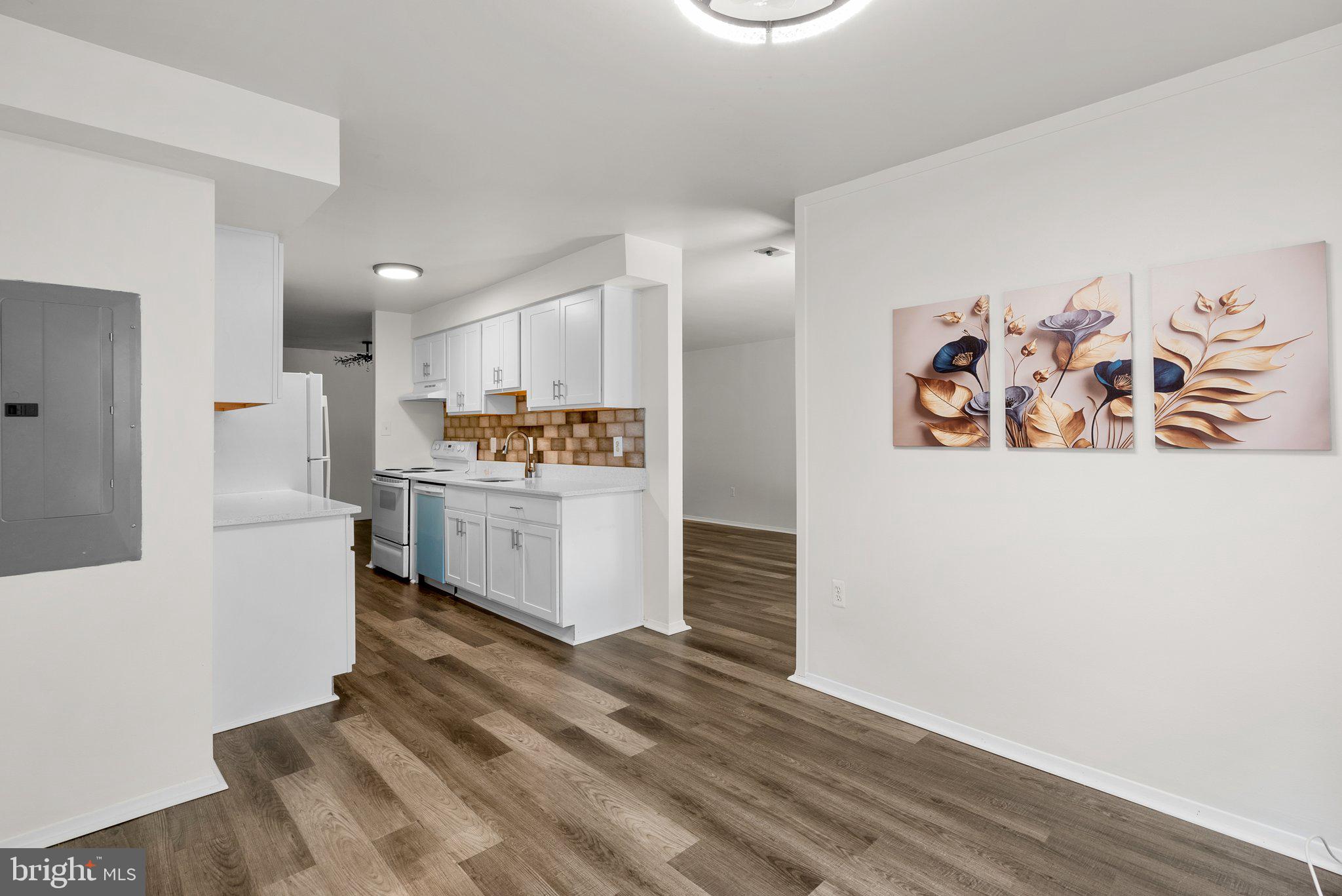 435 CHRISTOPHER AVENUE 23