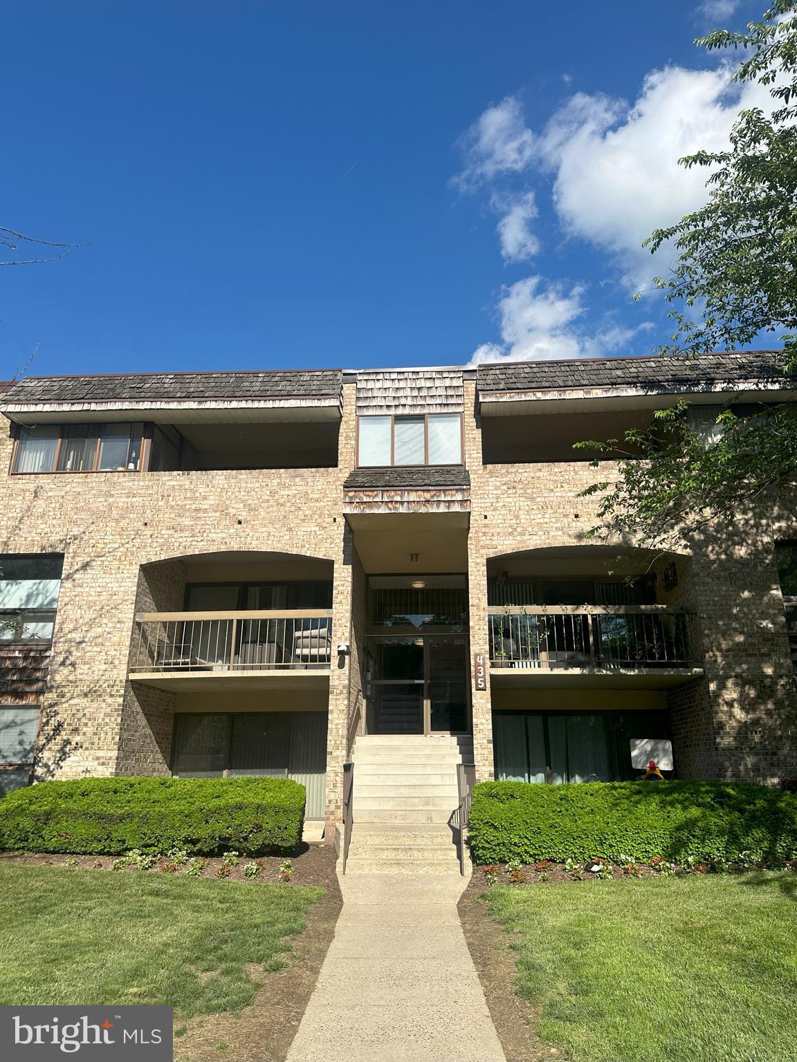 435 CHRISTOPHER AVENUE 23