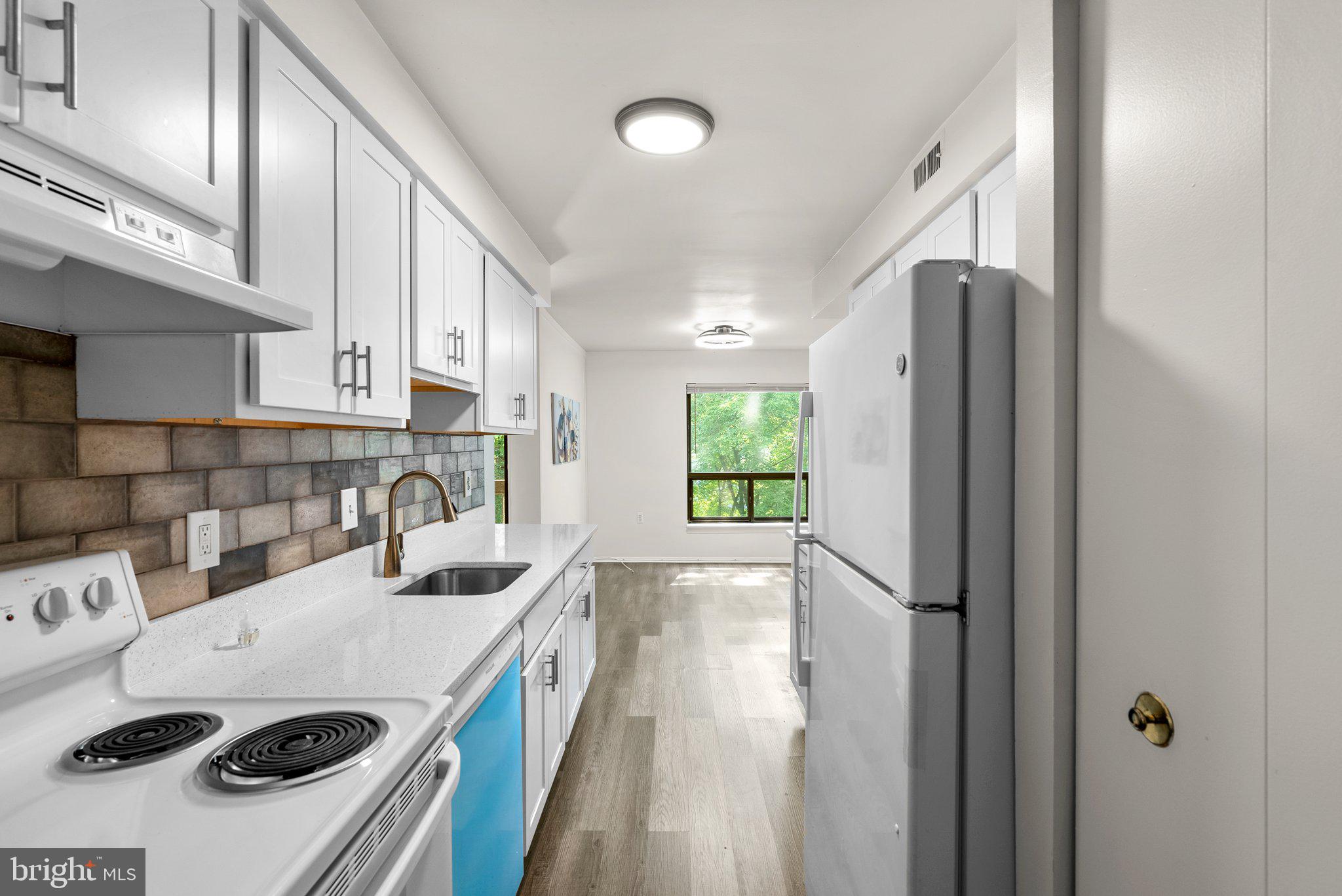 435 CHRISTOPHER AVENUE 23