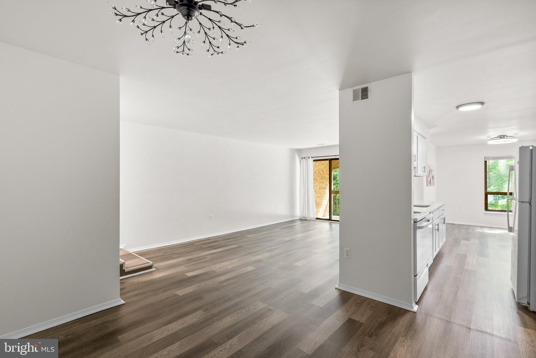 435 CHRISTOPHER AVENUE 23