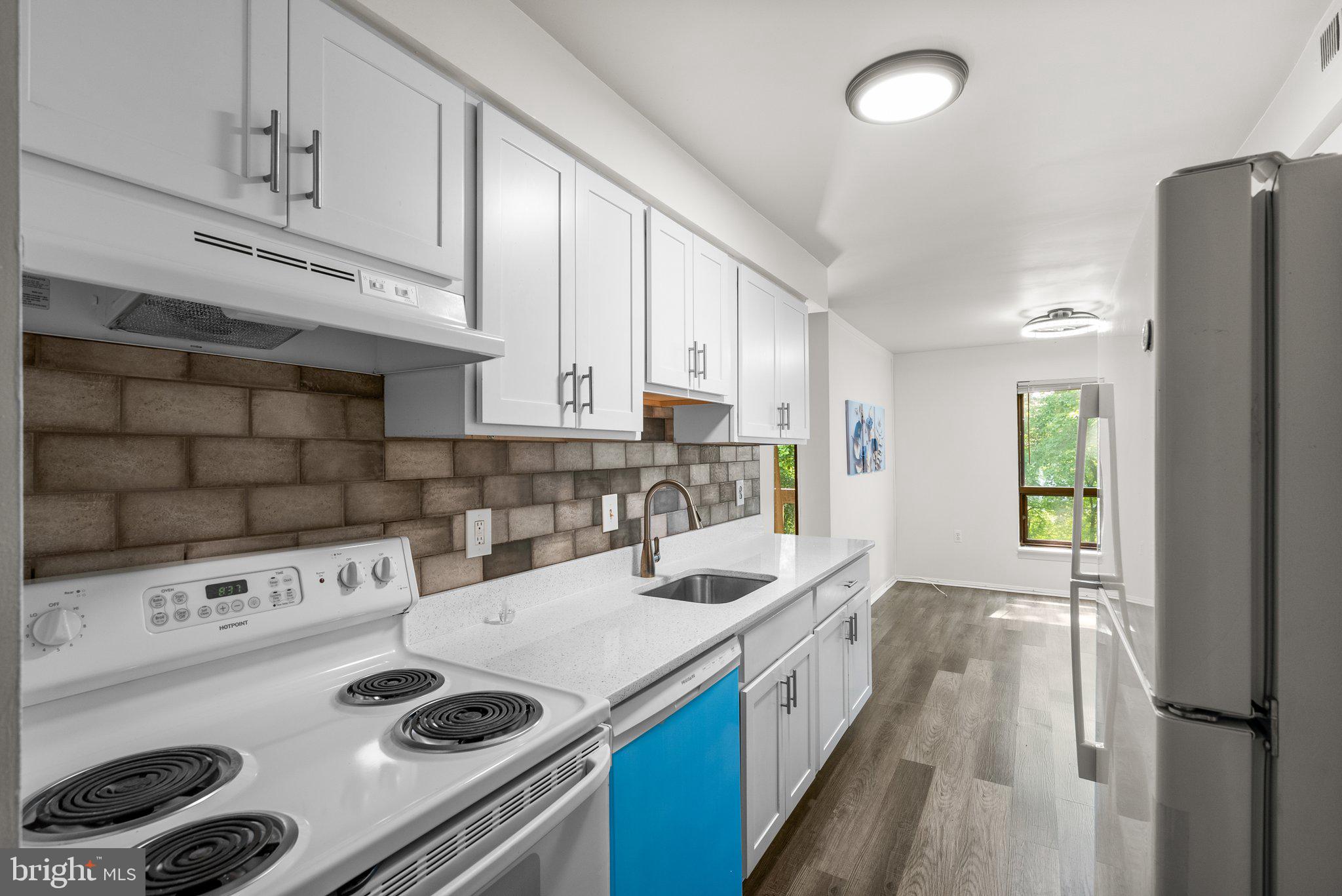 435 CHRISTOPHER AVENUE 23