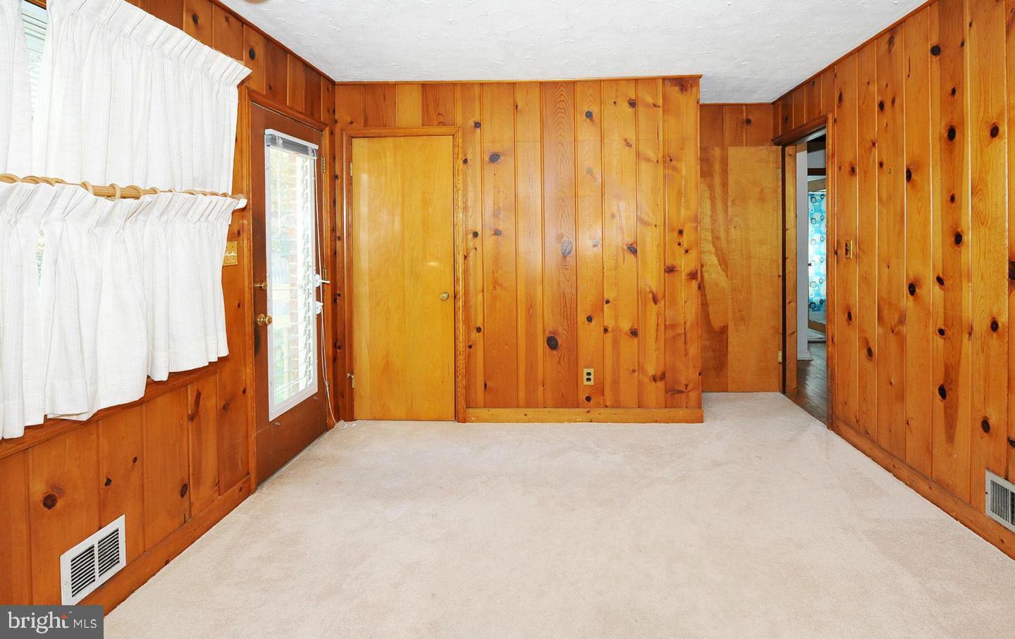 8103 KENNEWICK AVENUE