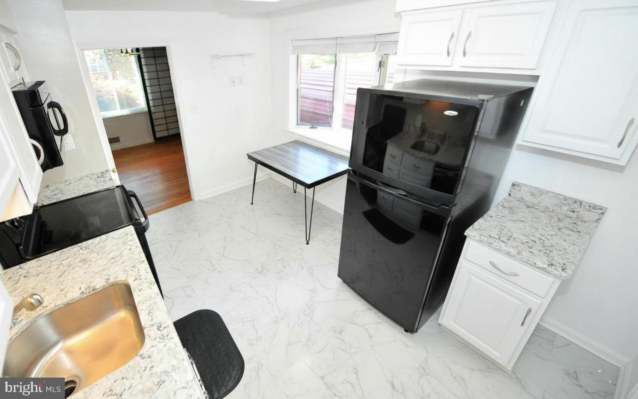 8103 KENNEWICK AVENUE