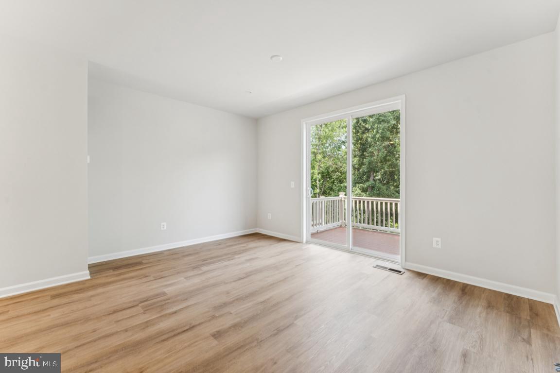 10173 KINGS GROVE WAY