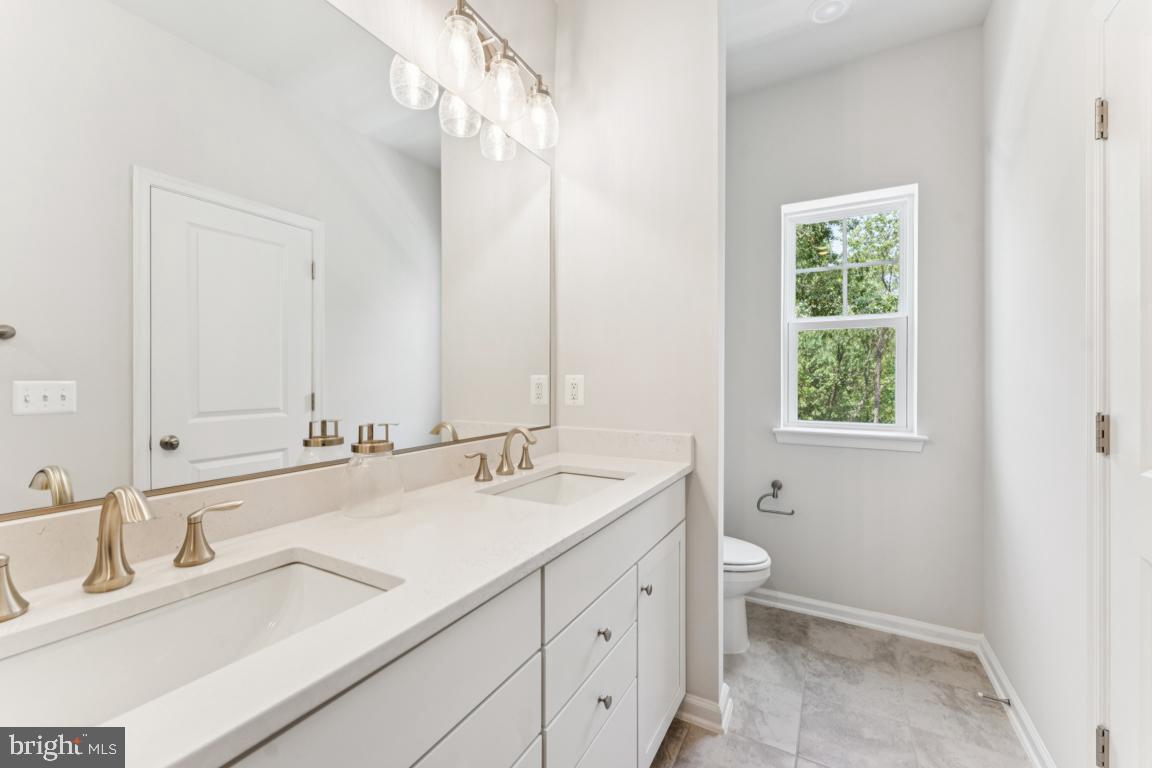 10173 KINGS GROVE WAY