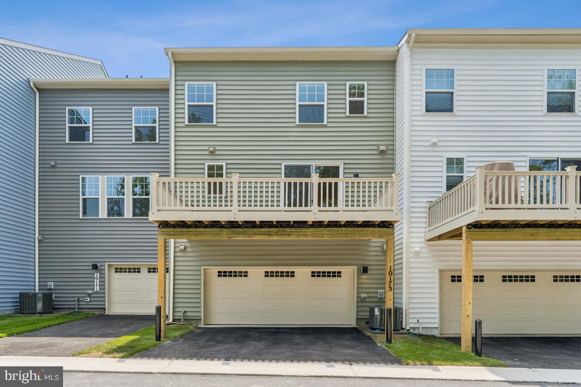 10173 KINGS GROVE WAY