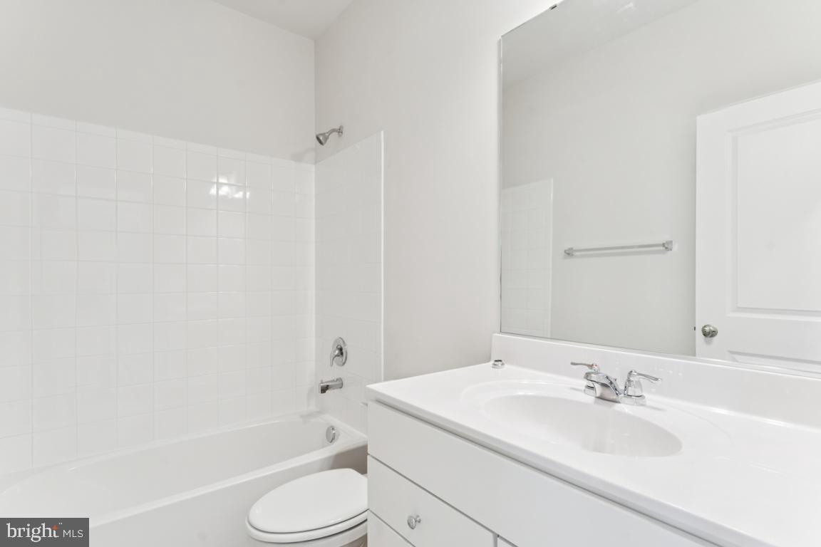 10173 KINGS GROVE WAY