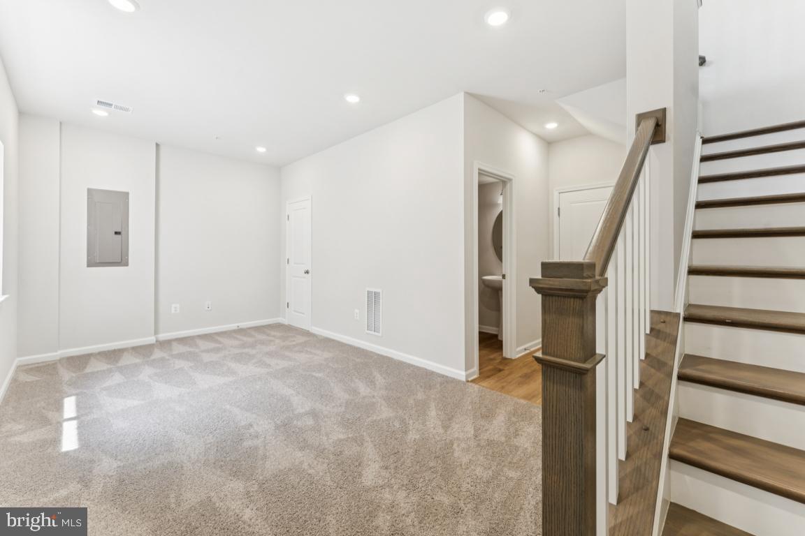 10173 KINGS GROVE WAY