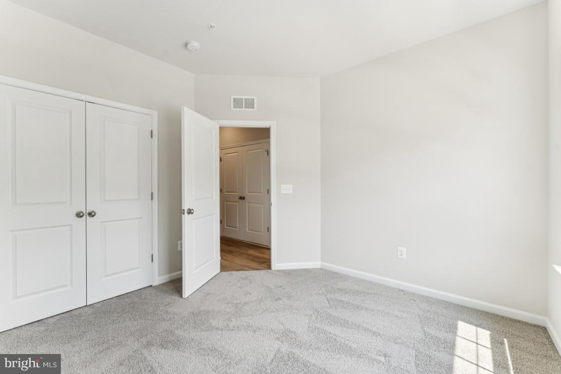 10173 KINGS GROVE WAY