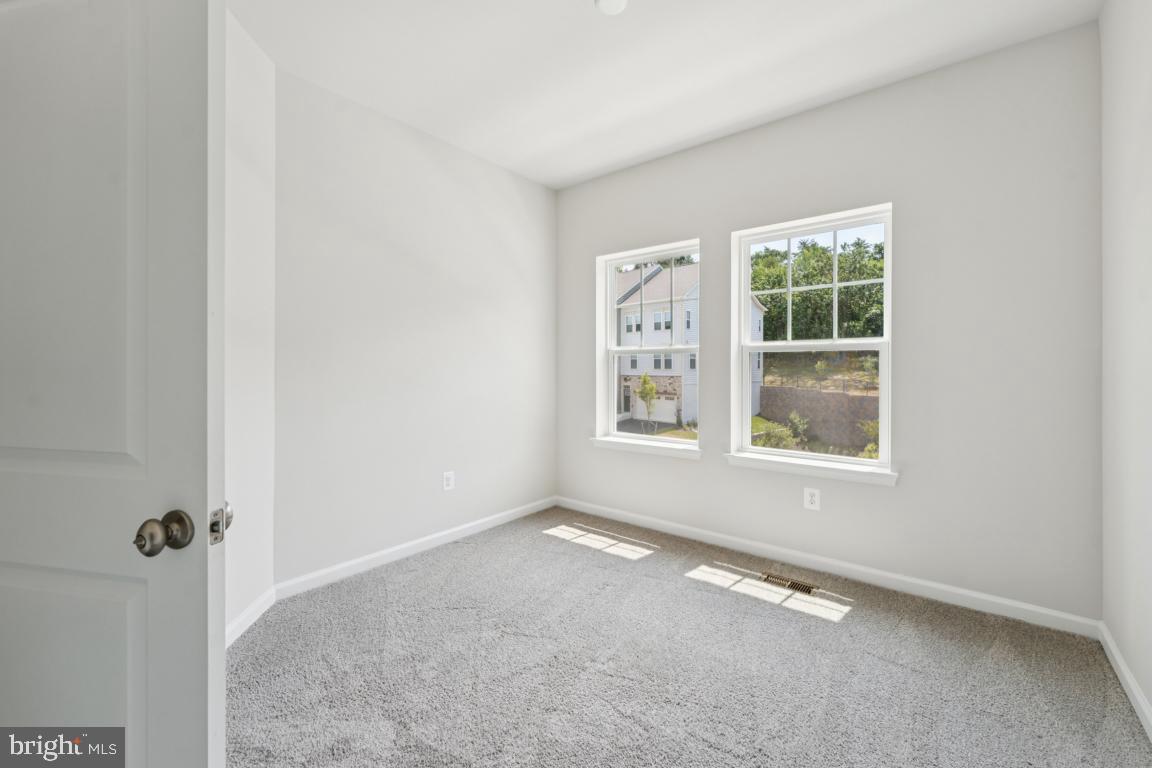 10173 KINGS GROVE WAY