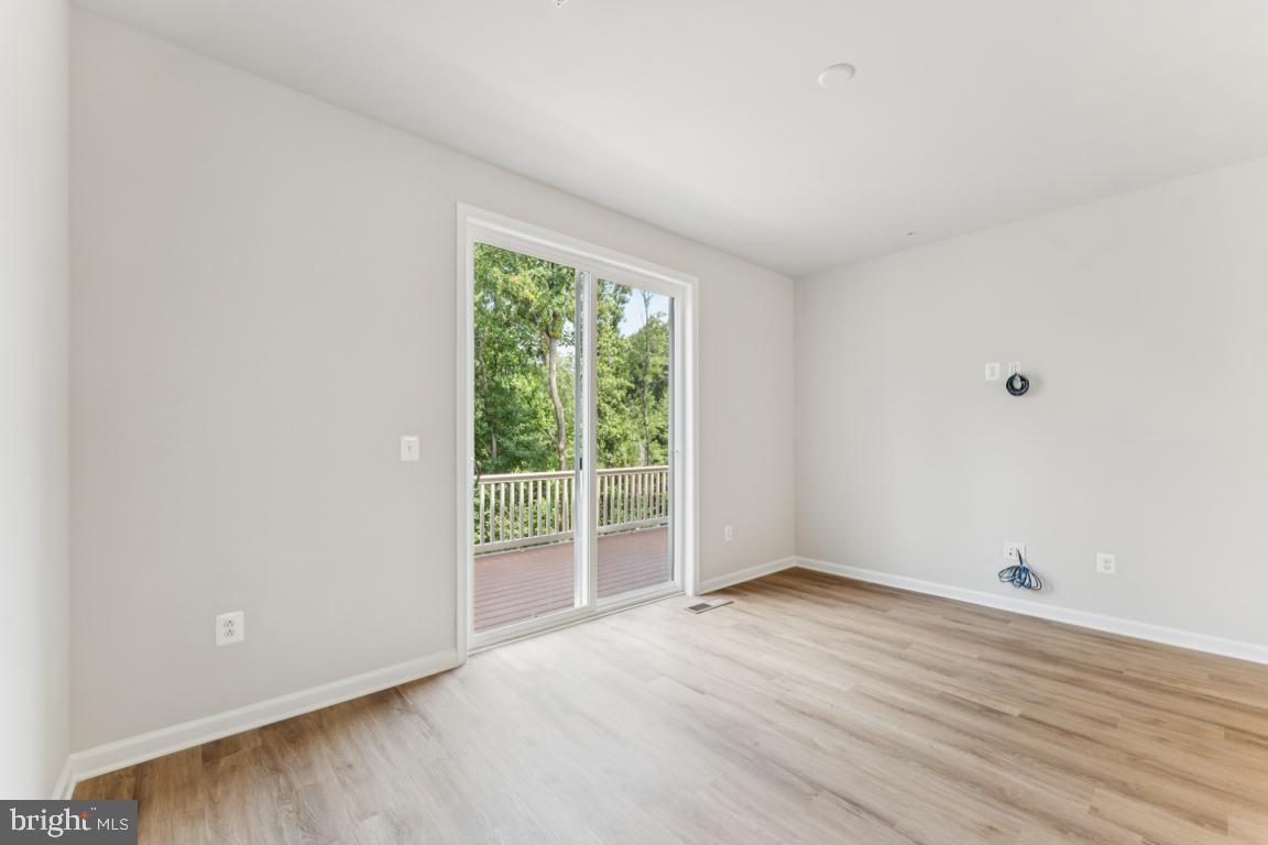 10173 KINGS GROVE WAY