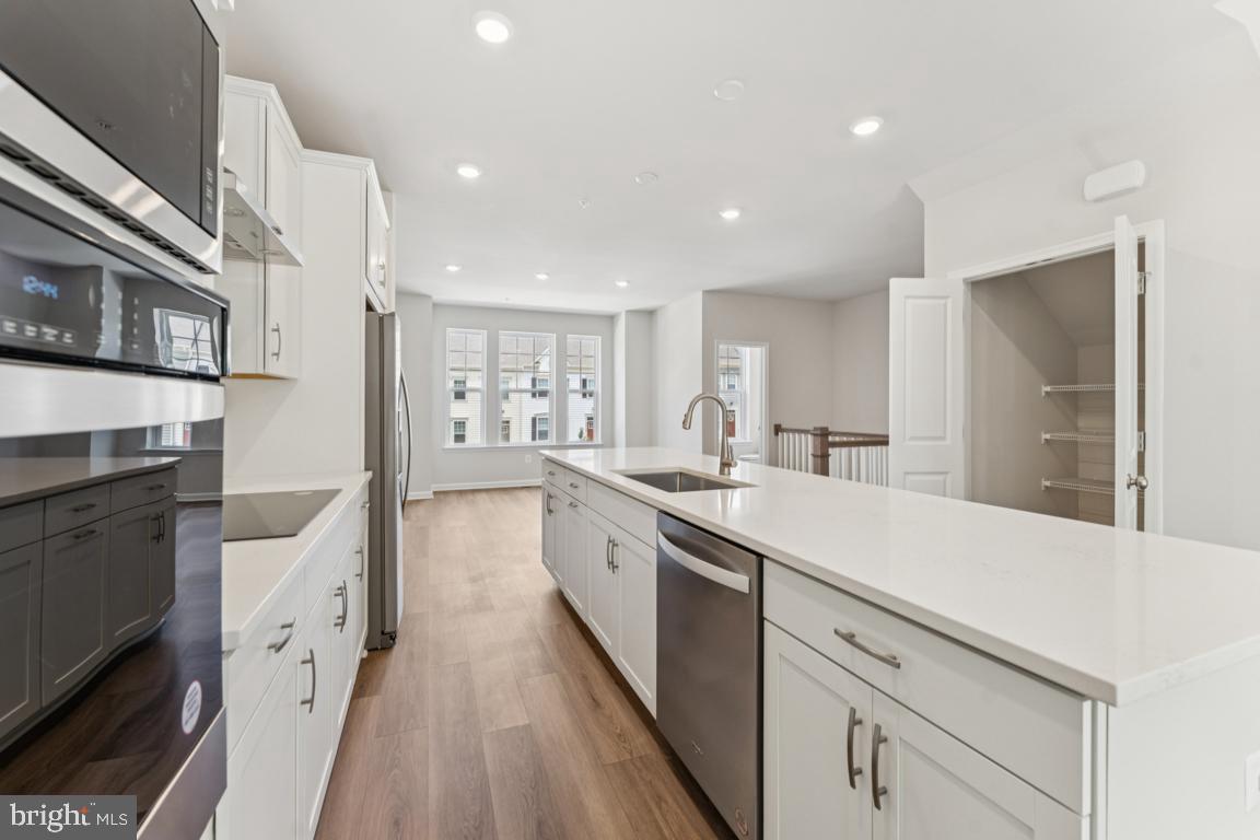 10178 KINGS GROVE WAY