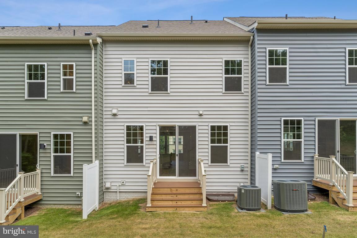 10178 KINGS GROVE WAY