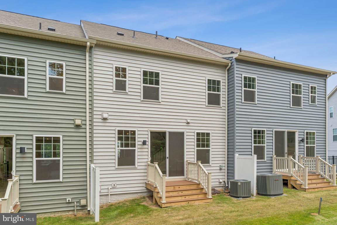 10178 KINGS GROVE WAY