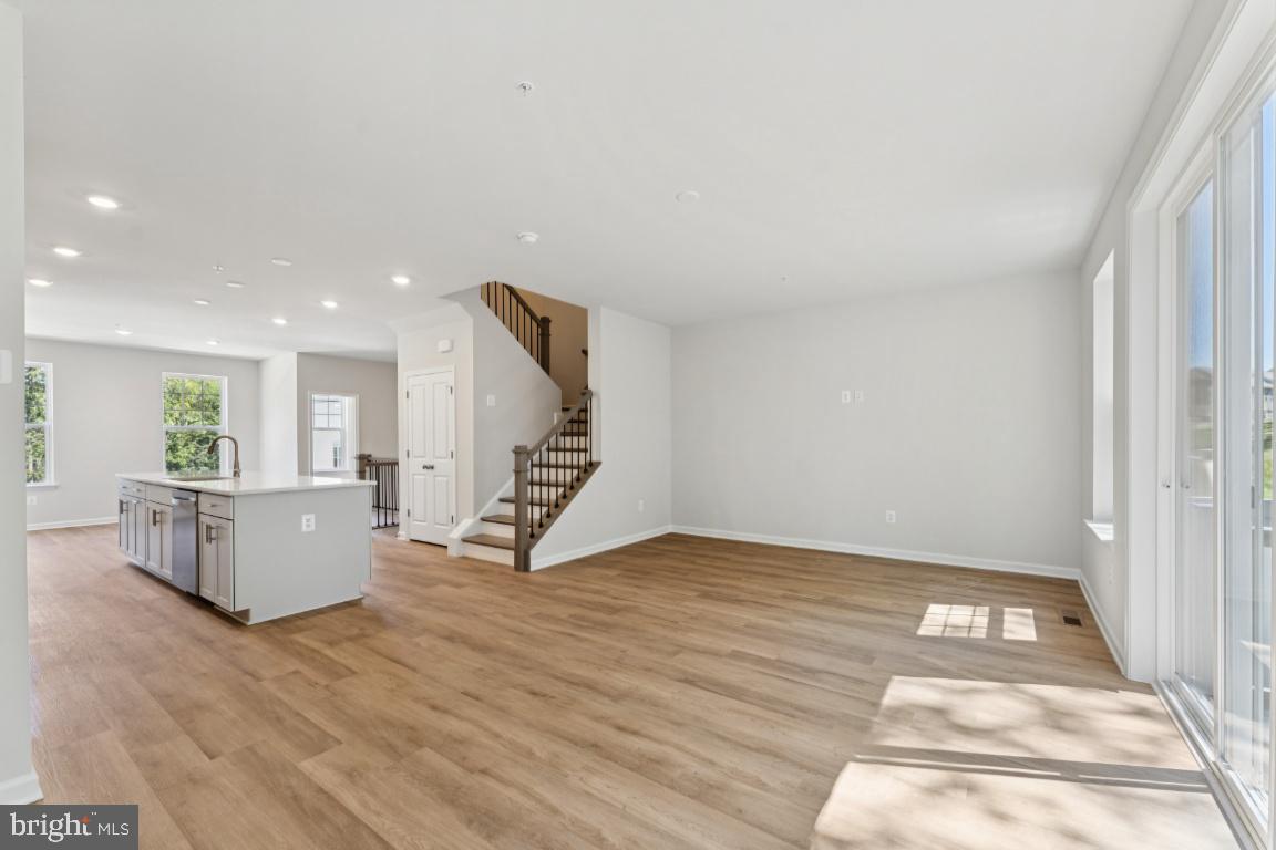 10184 KINGS GROVE WAY