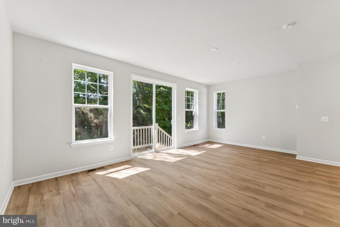 10184 KINGS GROVE WAY