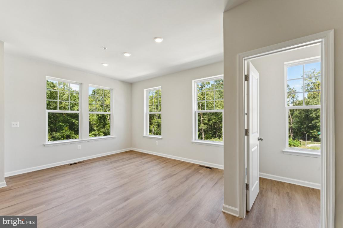 10184 KINGS GROVE WAY