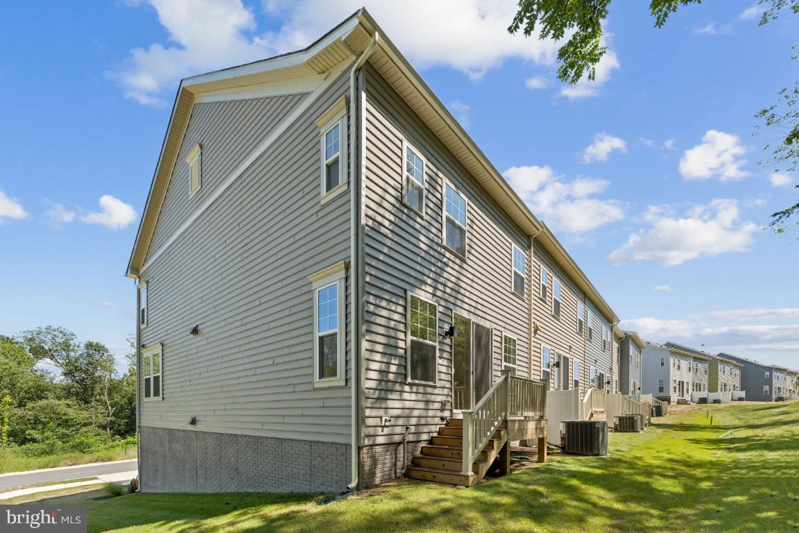 10184 KINGS GROVE WAY