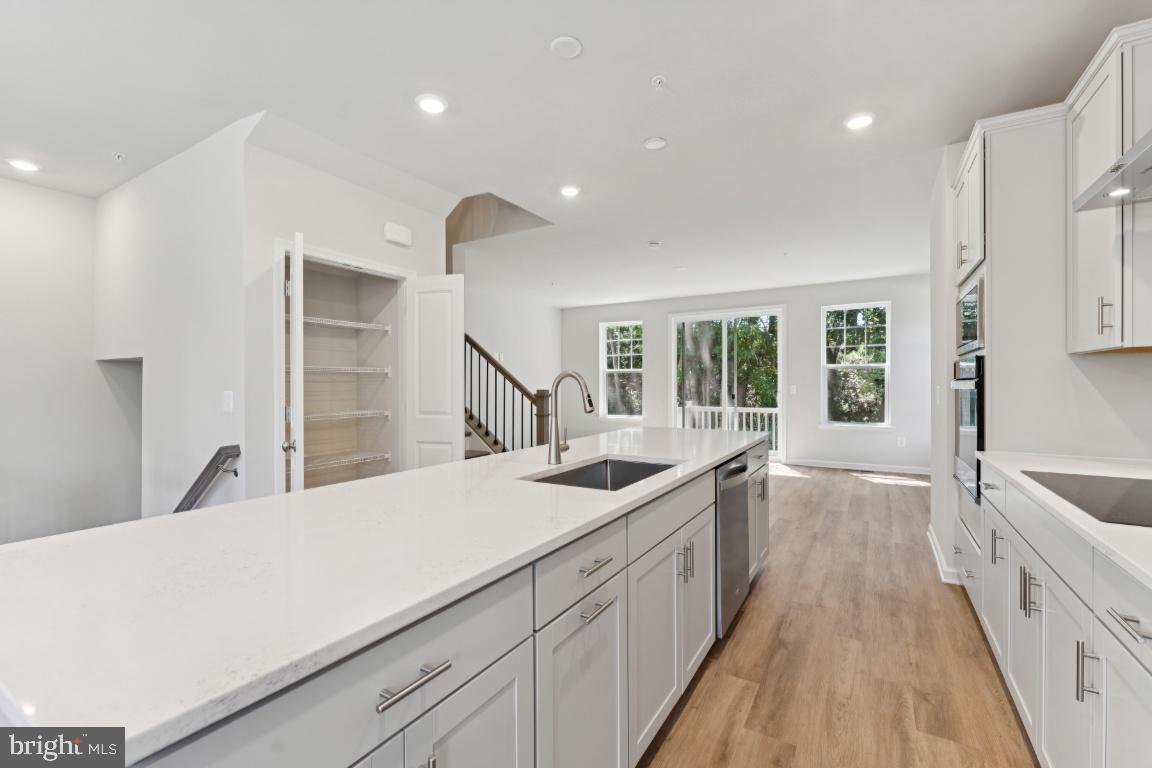 10184 KINGS GROVE WAY