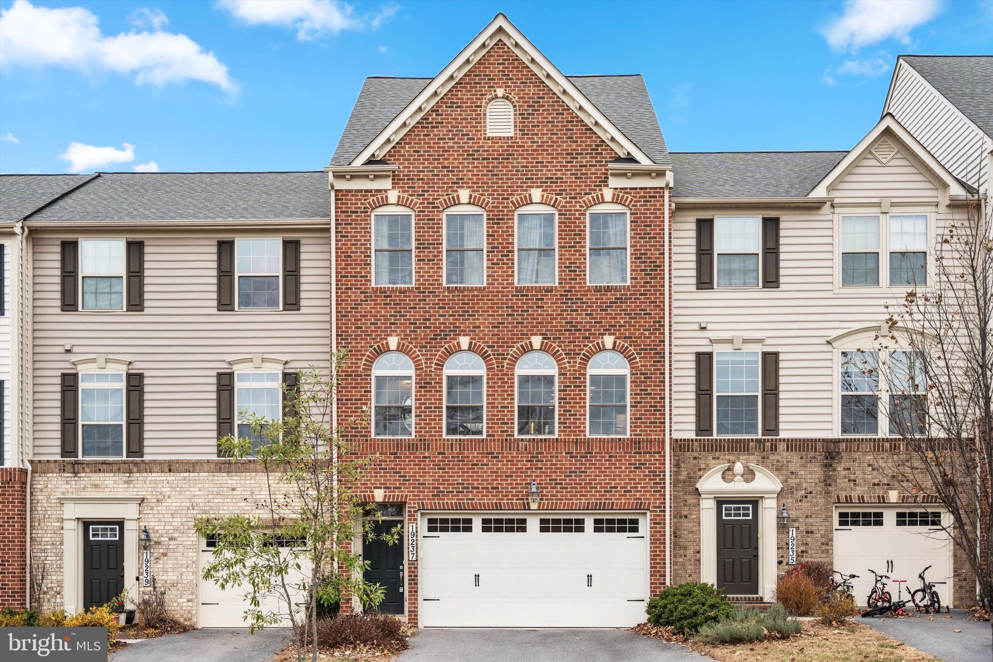 19237 ABBEY MANOR DRIVE