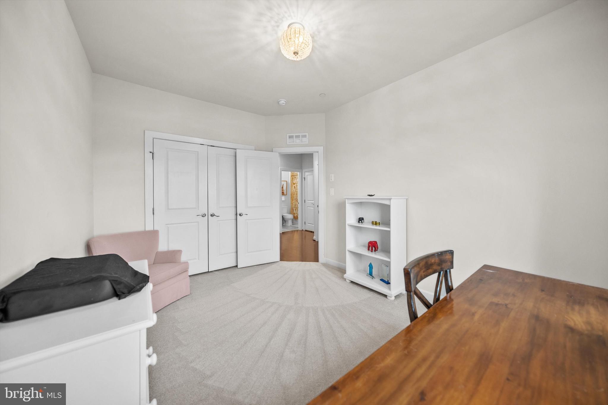 19237 ABBEY MANOR DRIVE