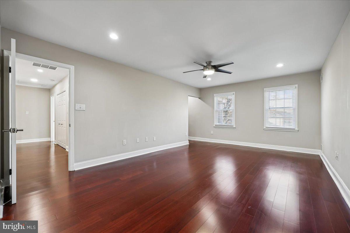 6 CRESTVIEW COURT