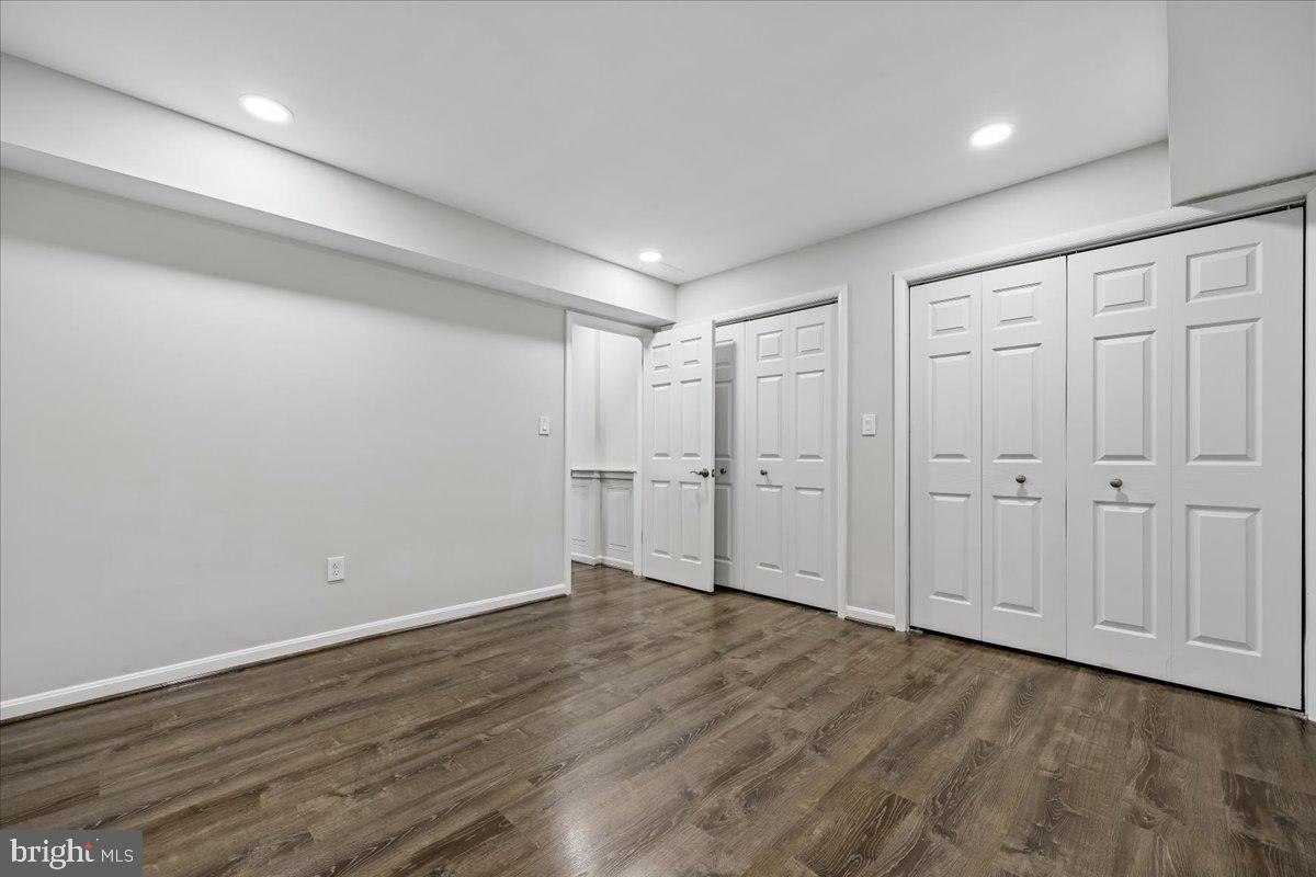 6 CRESTVIEW COURT