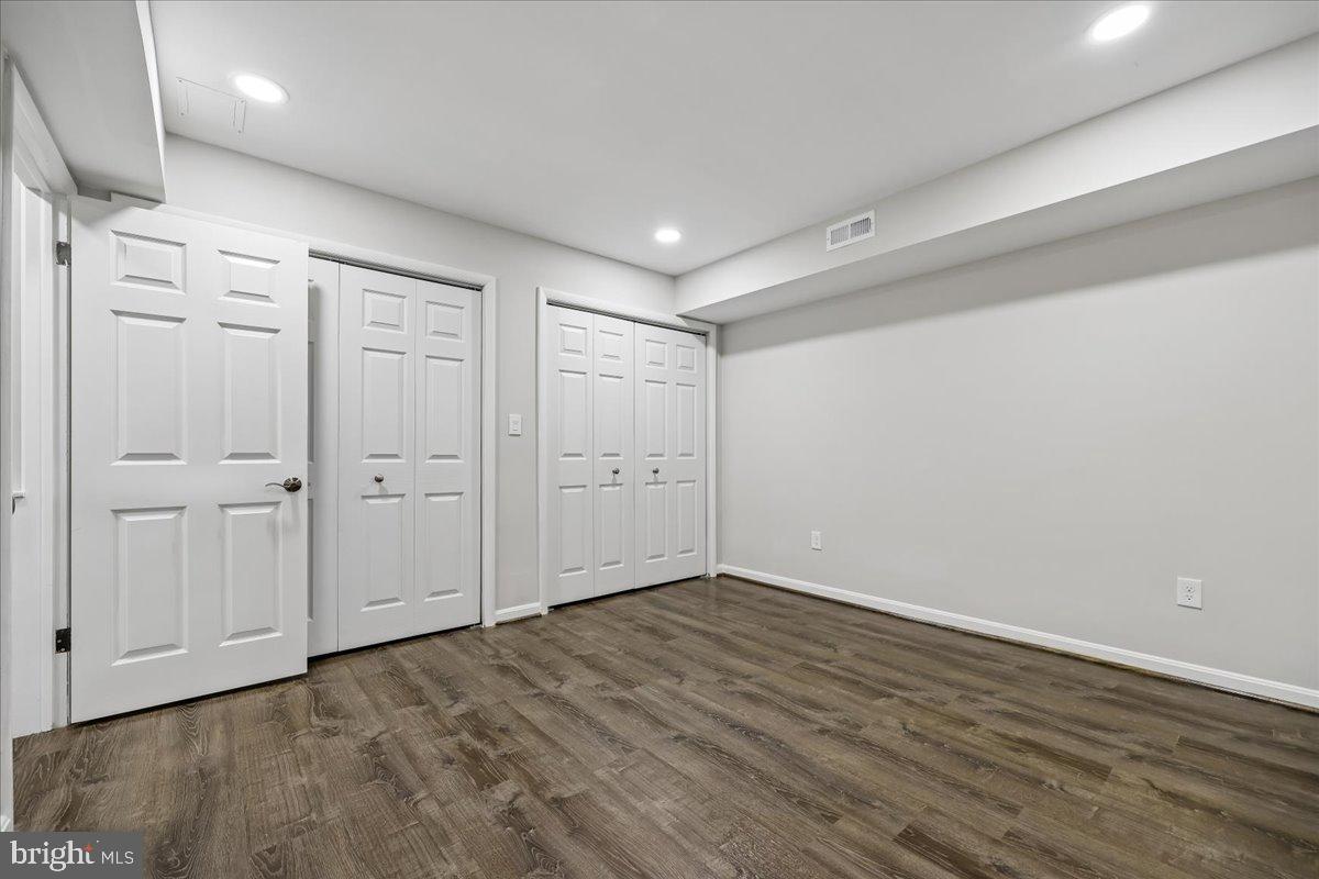 6 CRESTVIEW COURT