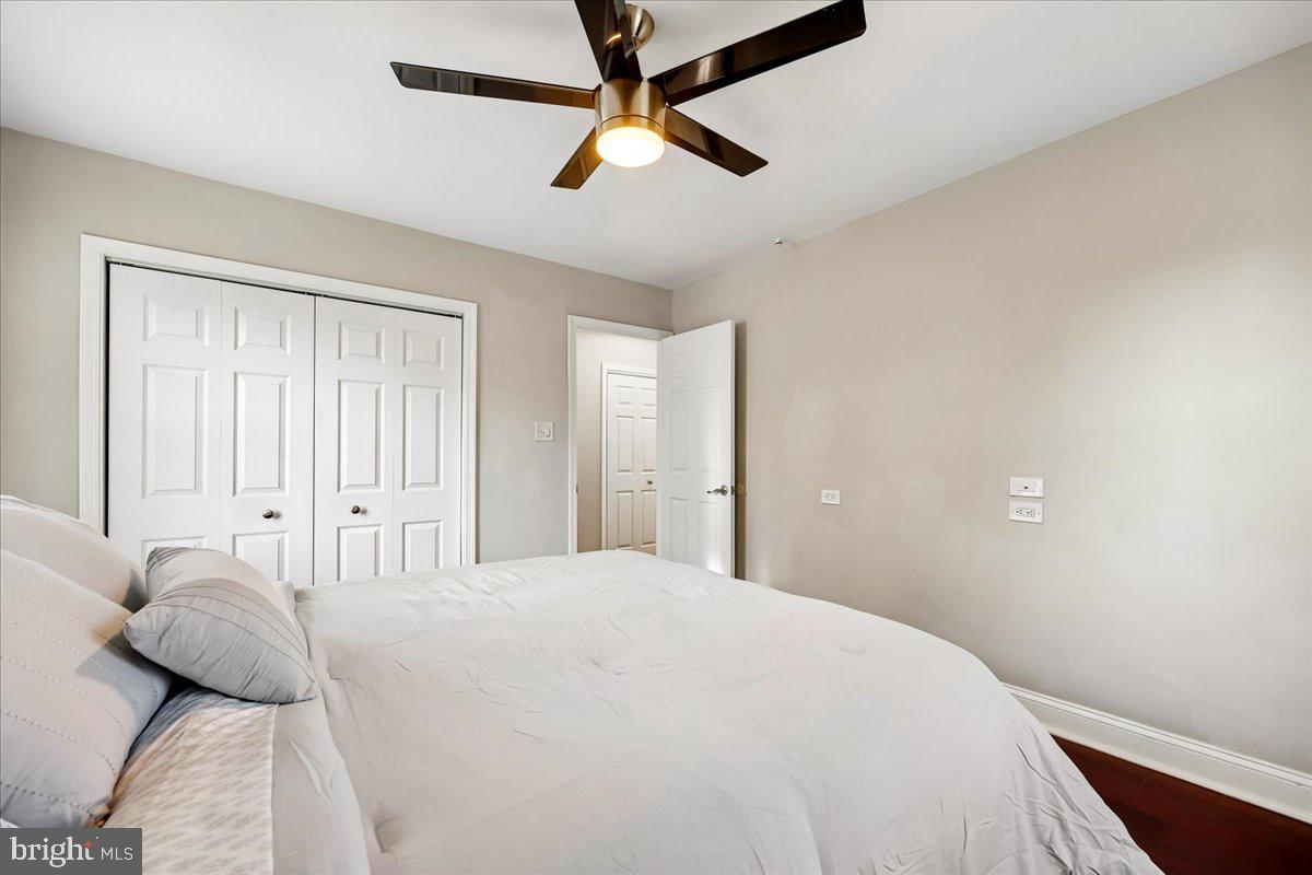 6 CRESTVIEW COURT