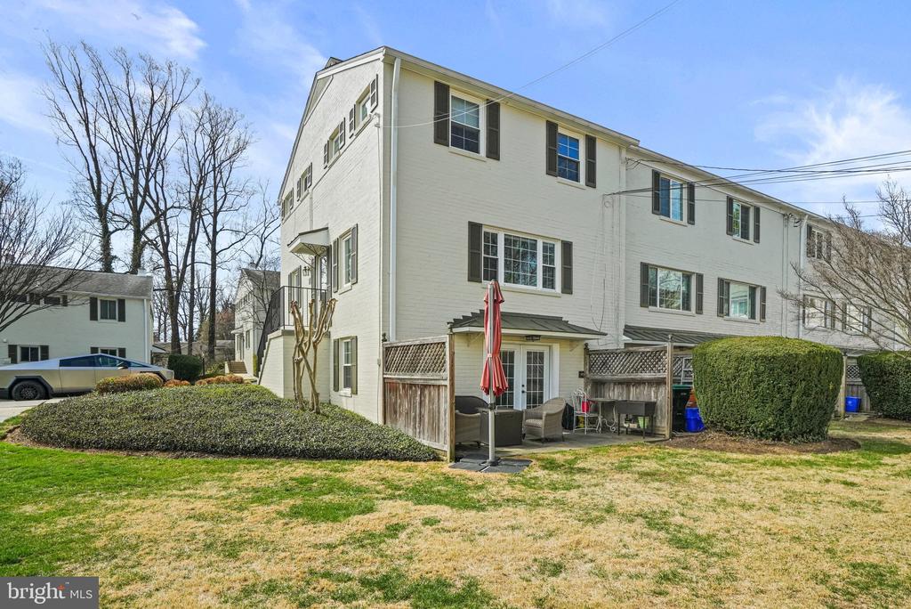 5336 POOKS HILL ROAD 5336