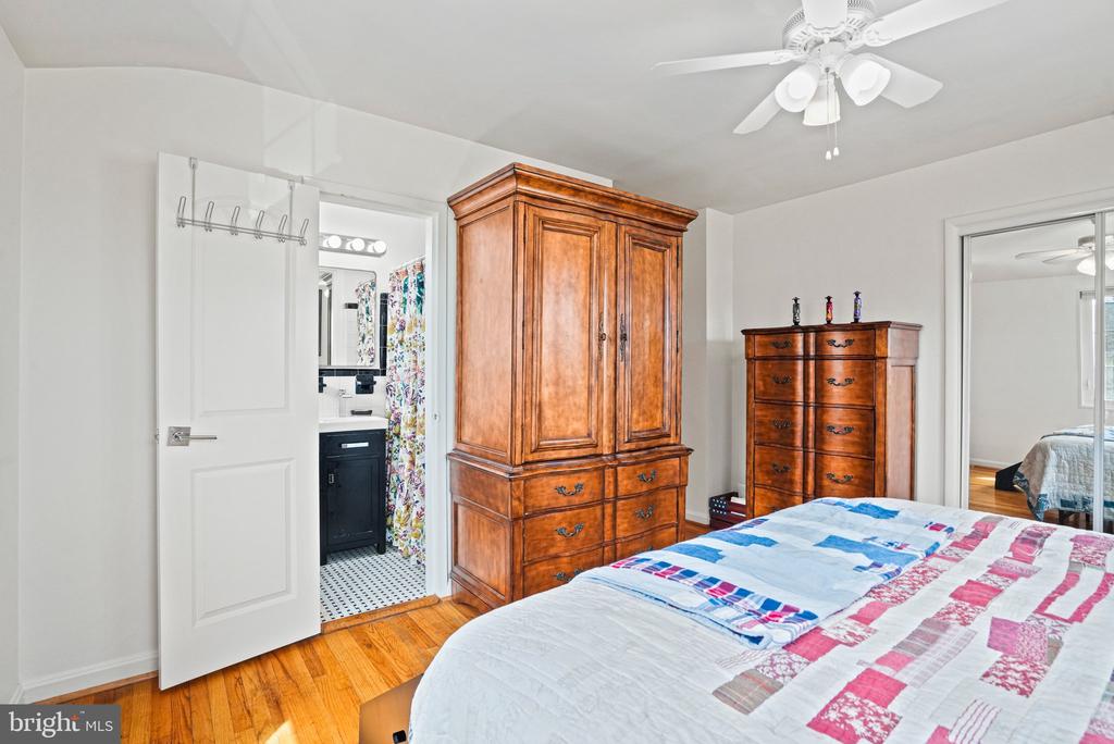 5336 POOKS HILL ROAD 5336