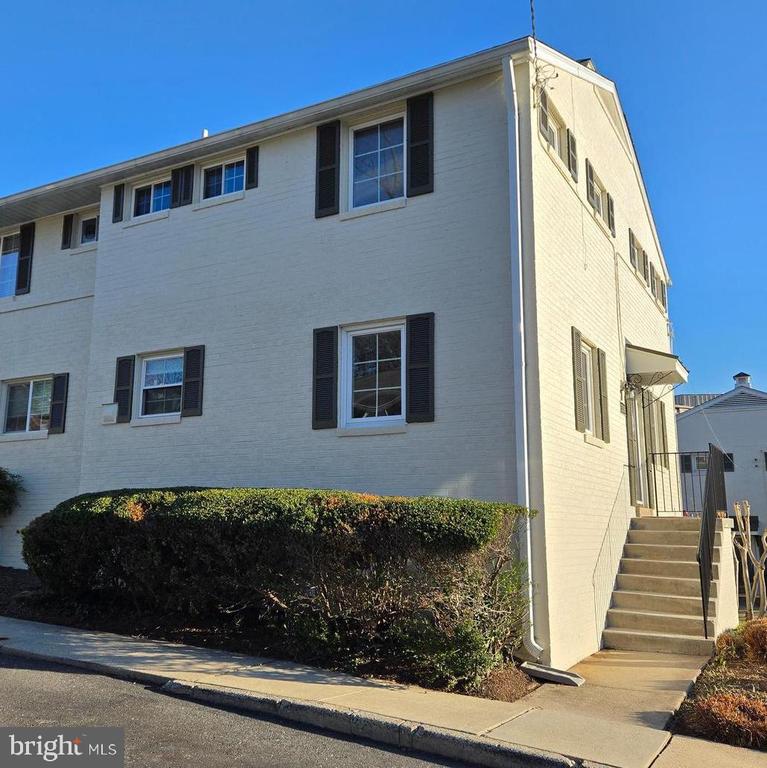 5336 POOKS HILL ROAD 5336