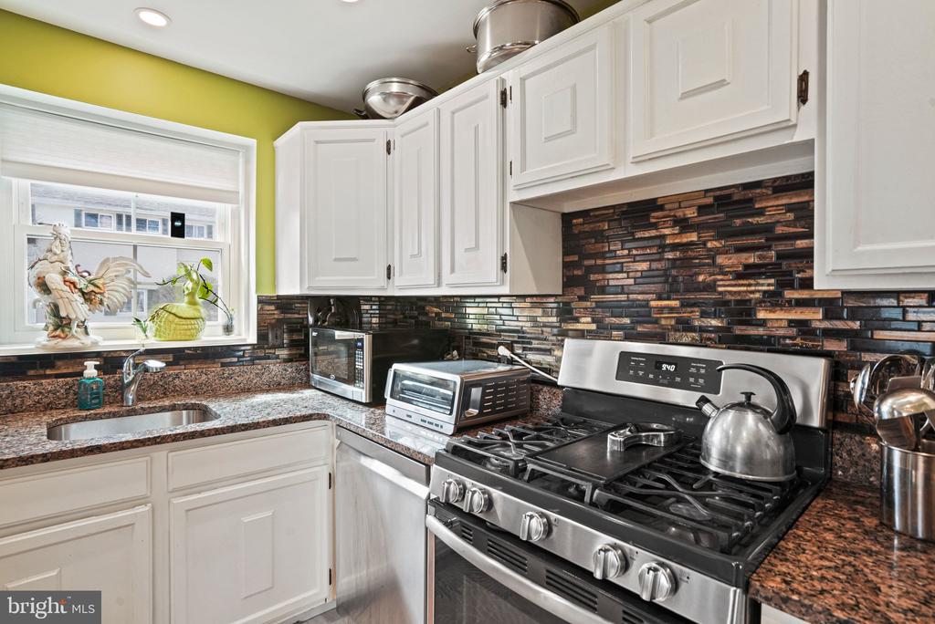 5336 POOKS HILL ROAD 5336