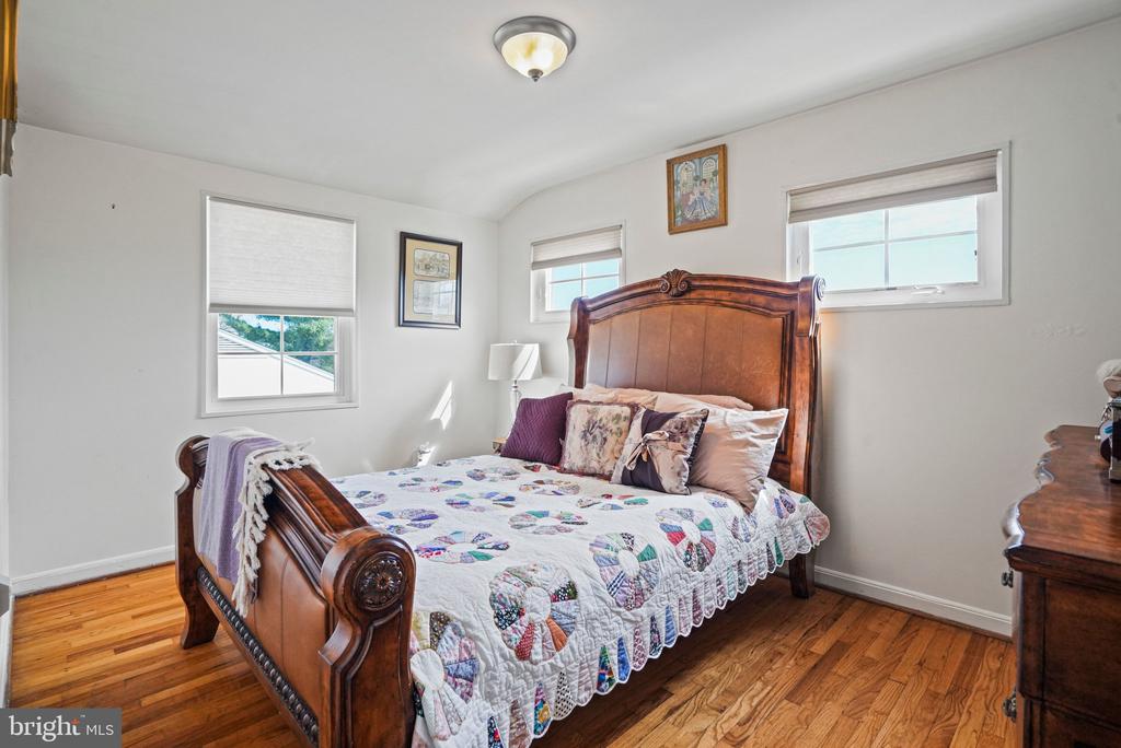 5336 POOKS HILL ROAD 5336